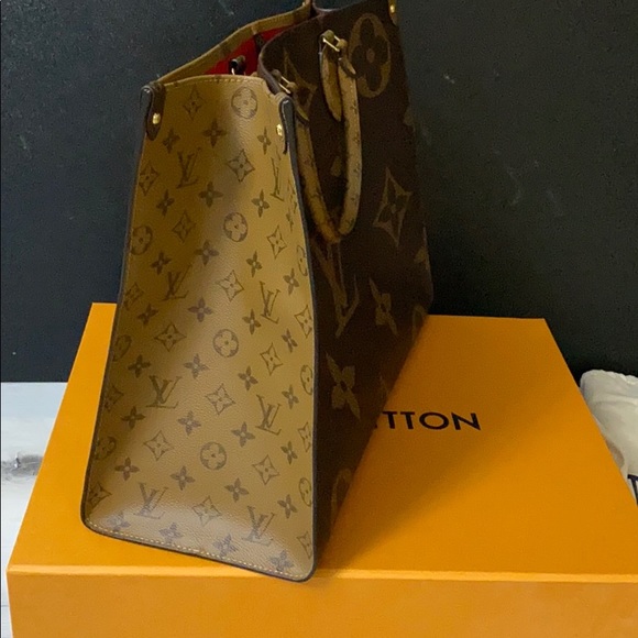 Louis Vuitton Onthego Reverse Monogram - Pre-Fall Edition with Monogram Straps - Picture 5 of 13